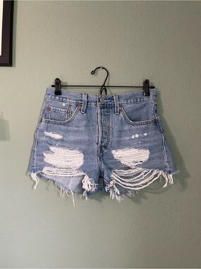 Levi’s 501 High Rise Distressed Denim Jean Shorts Size 27